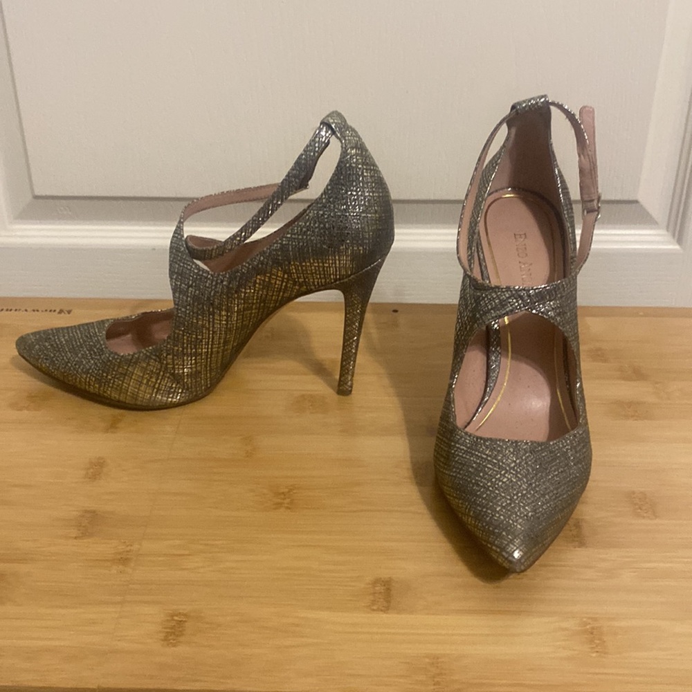 Enzo Angiolini Gold Eafinton Heels Size 8.5